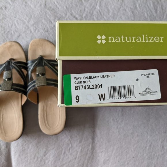 Naturalizer Waylon Black 9 Wide Width Sandals - Picture 5 of 6